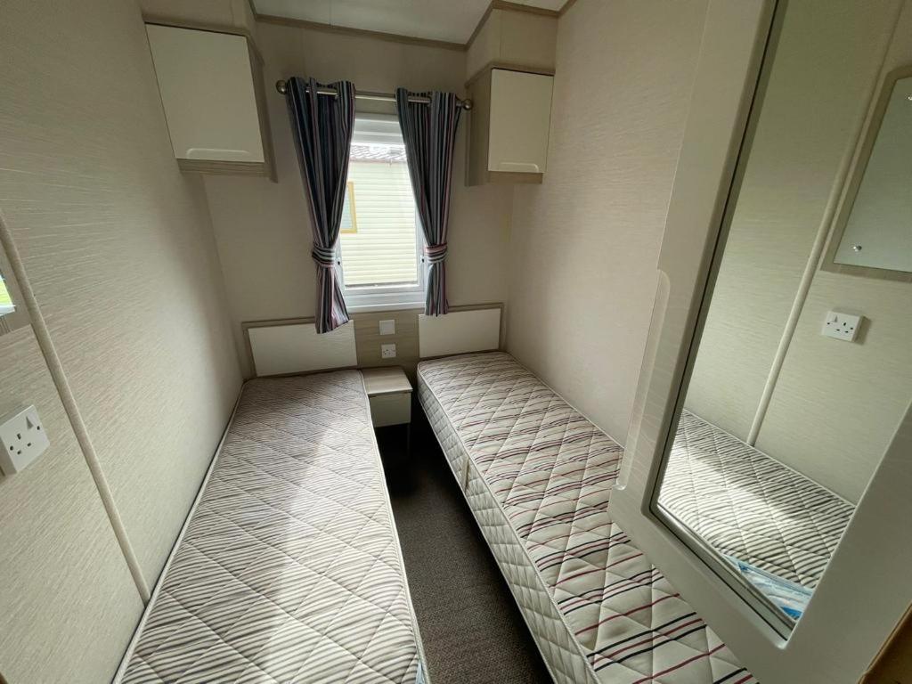 Pg177 Golden Palm Resort 8 Berth Caravan With Decking Chapel Saint Leonards Exterior photo