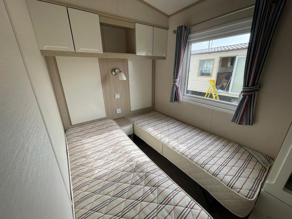 Pg177 Golden Palm Resort 8 Berth Caravan With Decking Chapel Saint Leonards Exterior photo